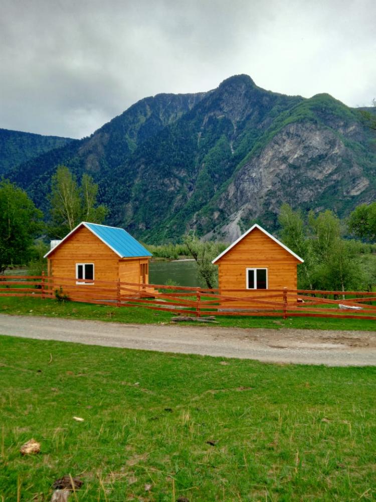 База отдыха "Тихий берег"  река Чулышман