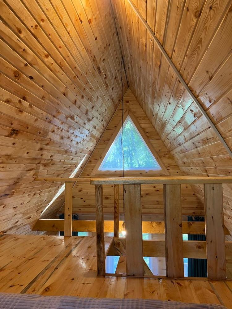 Дом А-фрейм двухэтажный благоустроенный