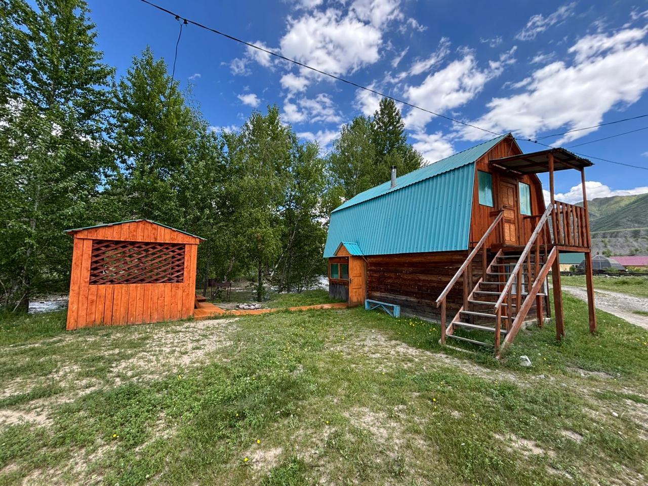 Дом у реки на 7 человек с беседкой и санузлом