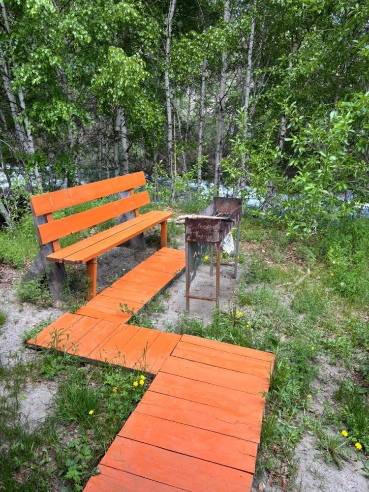 Мангальная зона у реки Большой Яломан