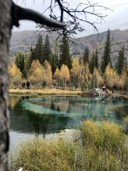 Тур из Новосибирска на Алтай осень 2022 Гейзеровое озеро Акташ