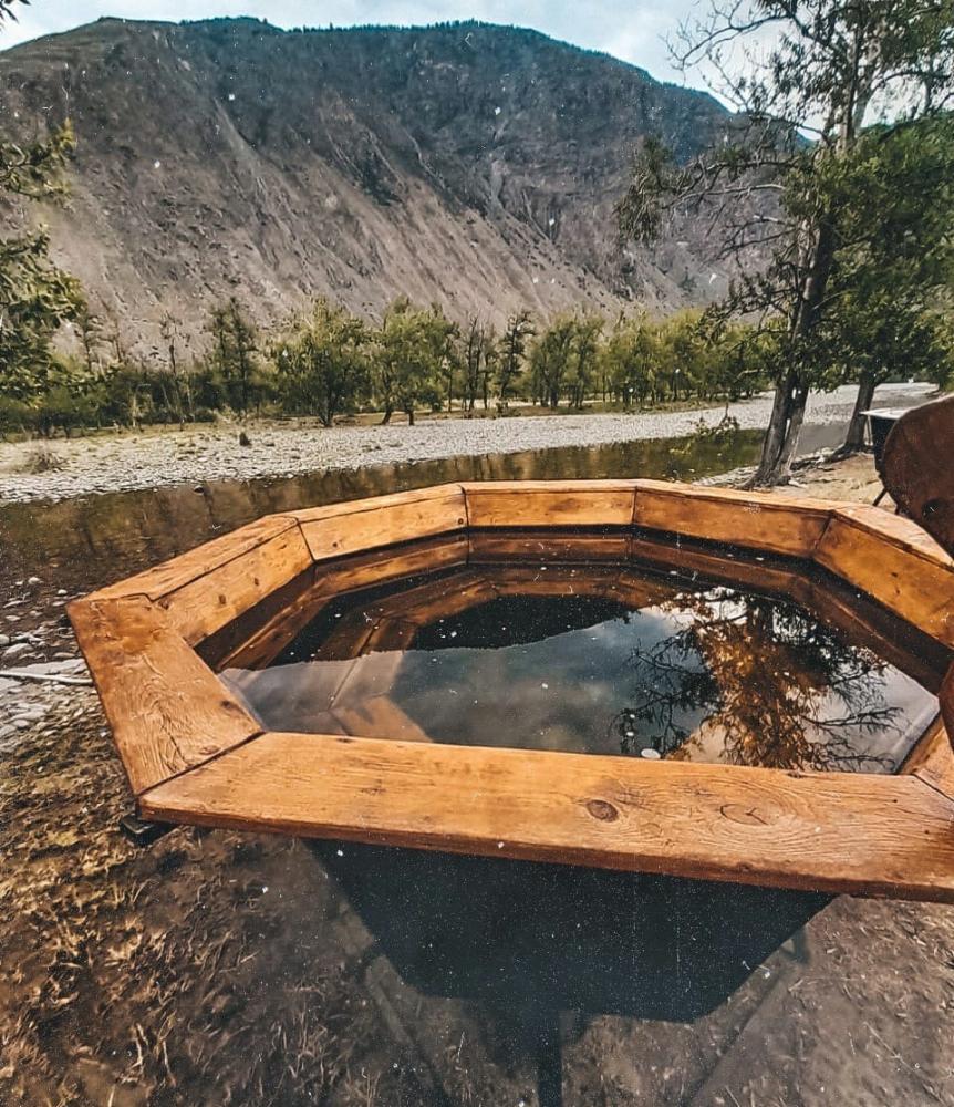 Сибирский чан на Алтае в долине Чулышмана