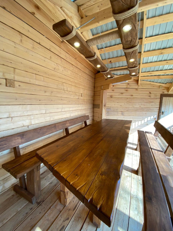 Два аила с общей беседкой