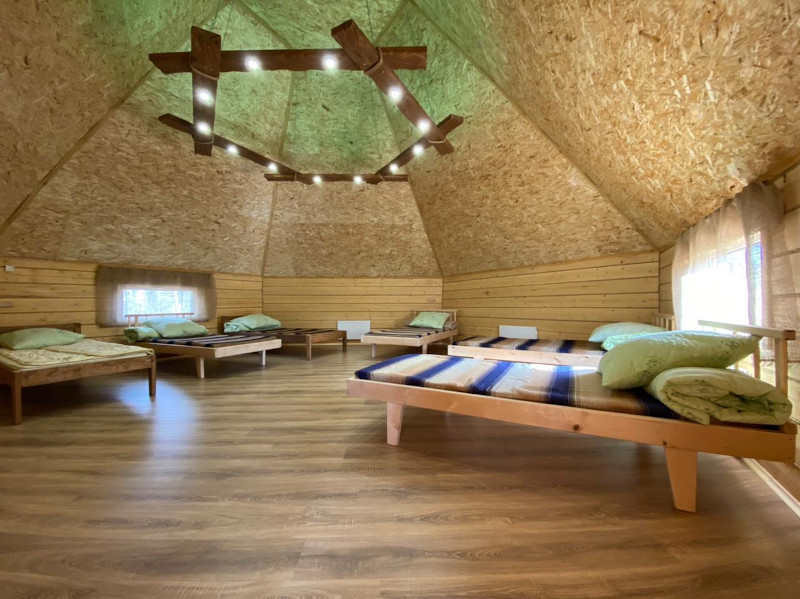 Два аила с общей беседкой