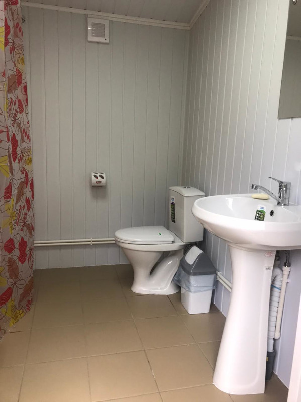 Второй санузел с душем