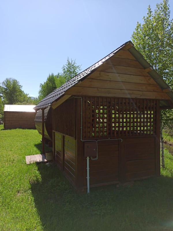Баня-бочка с беседкой