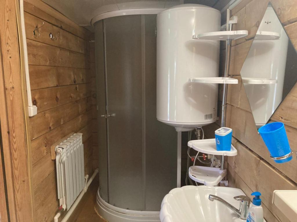 Кедровый благоустроенный дом на 6-8 мест