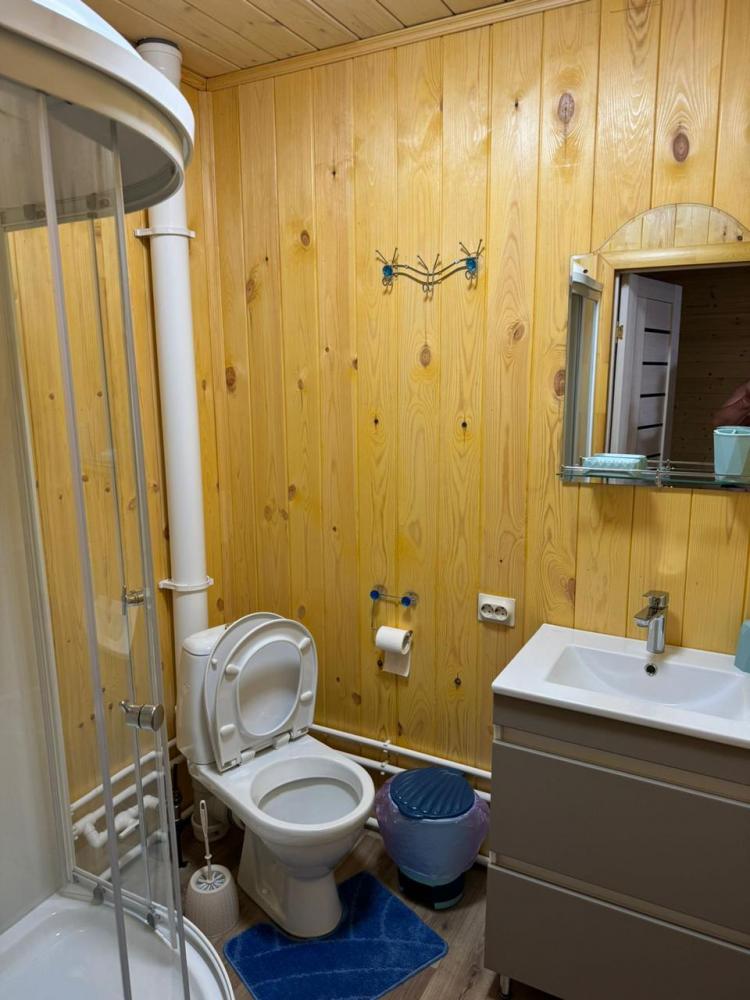 Дом 4-хместный благоустроенный с кухней