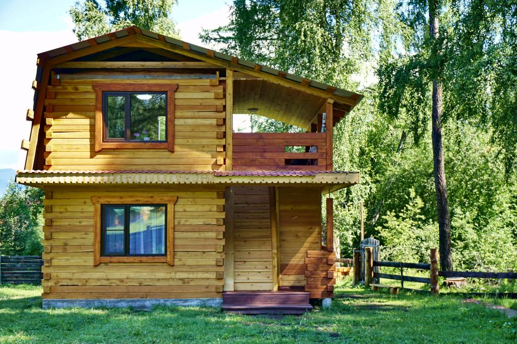 Двухэтажный гостевой дом 