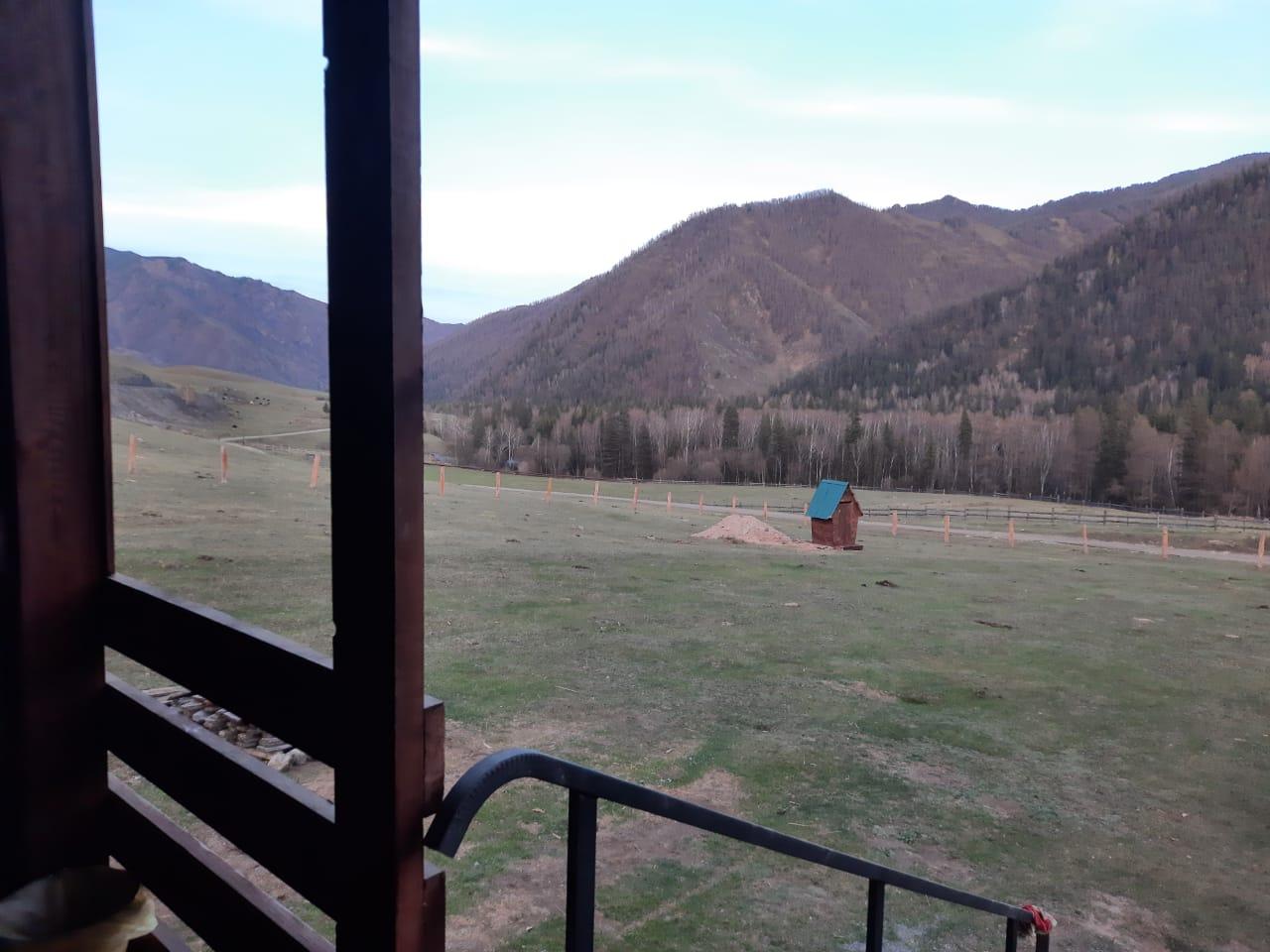 Вид на перевал Чике-Таман из гостевого дома