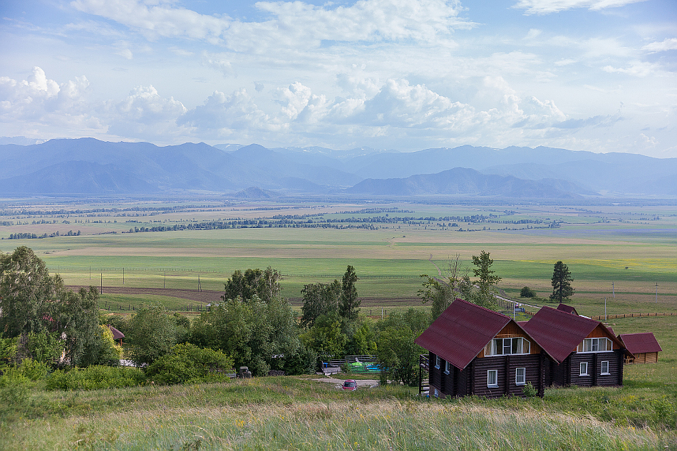 Вид на Уймонскую долину