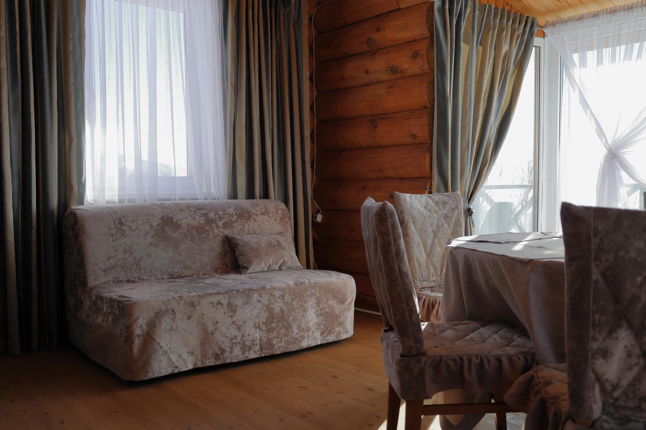 Д1 зал с диваном