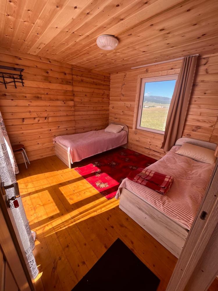 Комната с двумя 1-спальными кроватями в новом домике