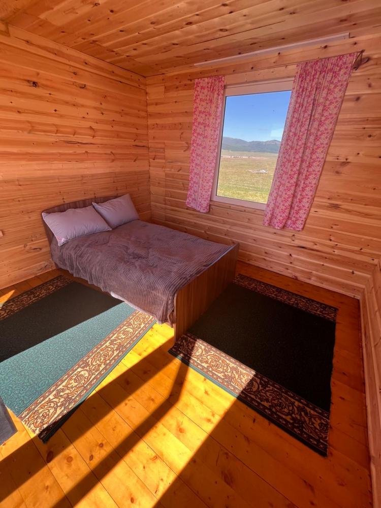 Комната с двухспальной кроватью без удобств