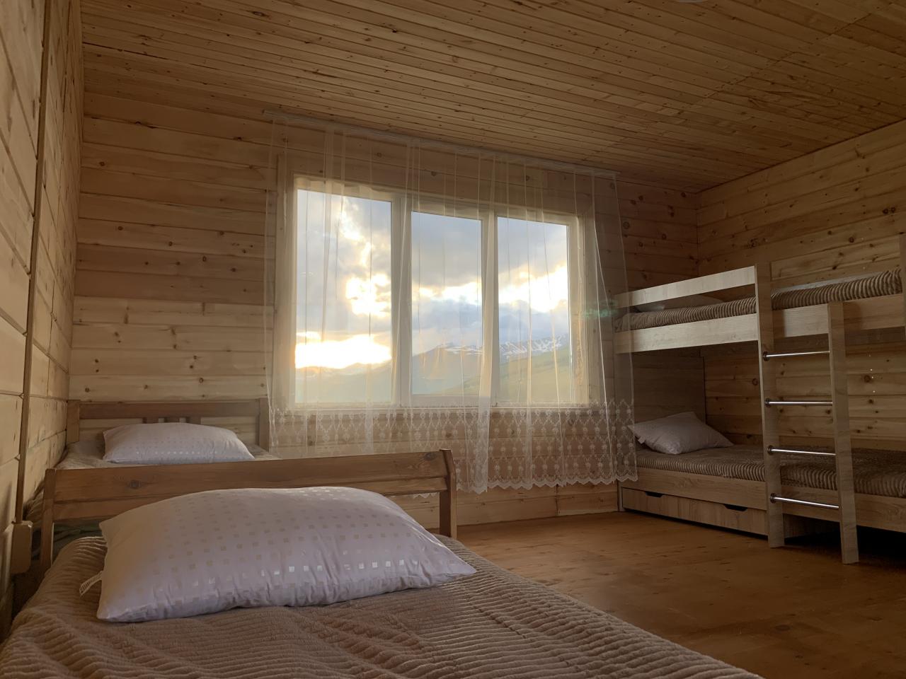 Внутри домиков 