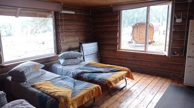 Большая спальня, 2 окна.