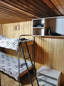 Кедровый дом, спальня