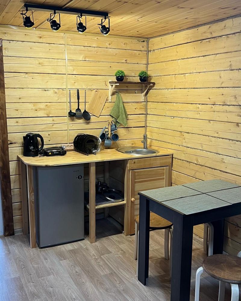 Дом 4-хместный благоустроенный с кухней