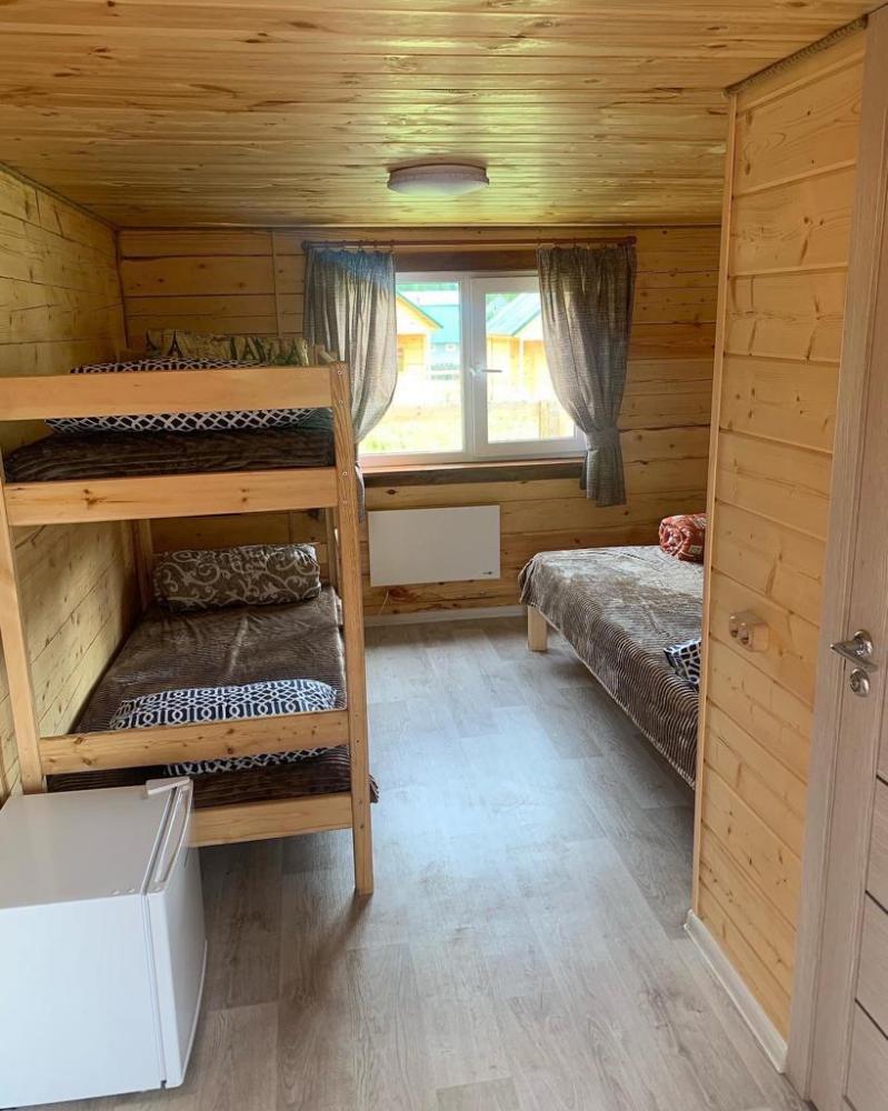 Дом 4-хместный благоустроенный