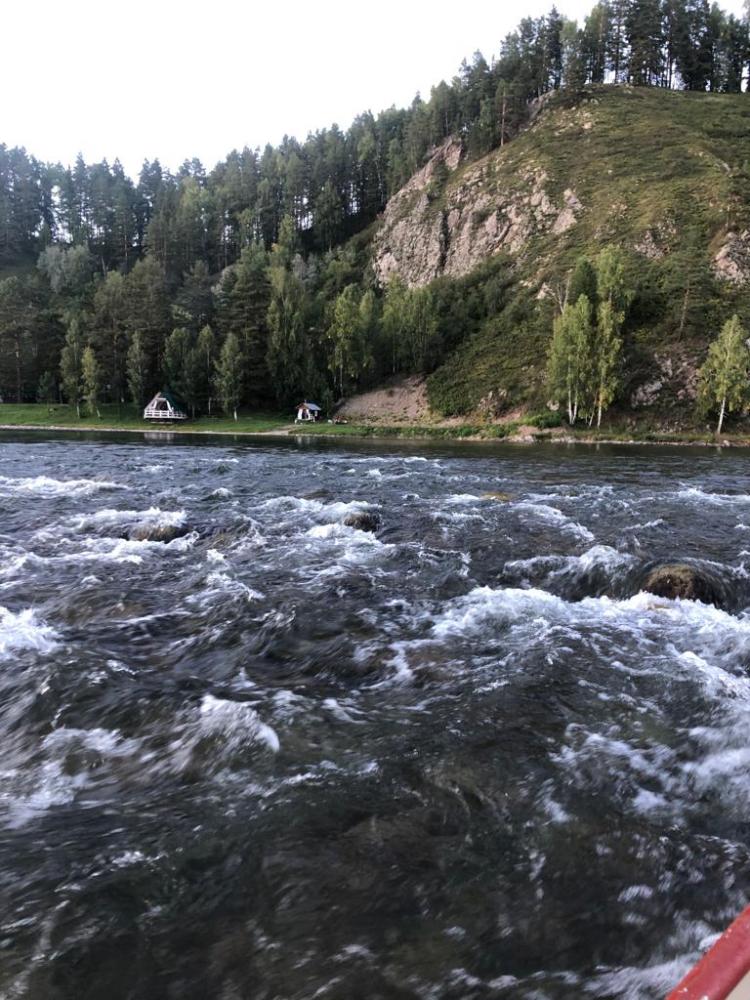 Заимка Швецовых в Горном Алтае у реки Бия