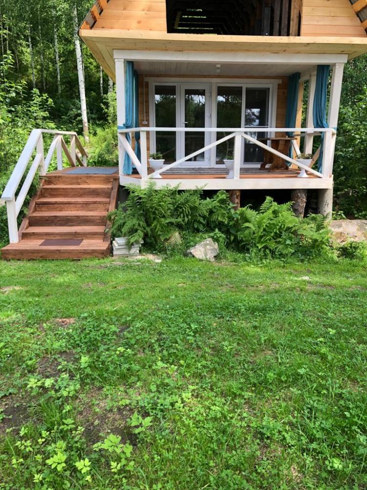 Дом с камином и кухней у реки в Горном Алтае