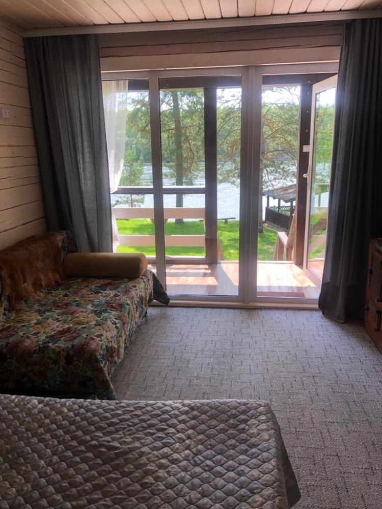 Дом благоустроенный у реки Бия (2 взр + 2 реб.)