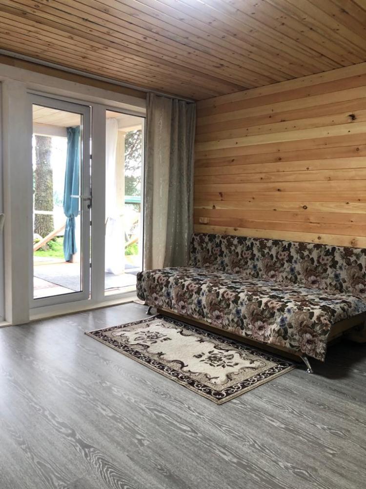 Дом с камином и кухней у реки в Горном Алтае