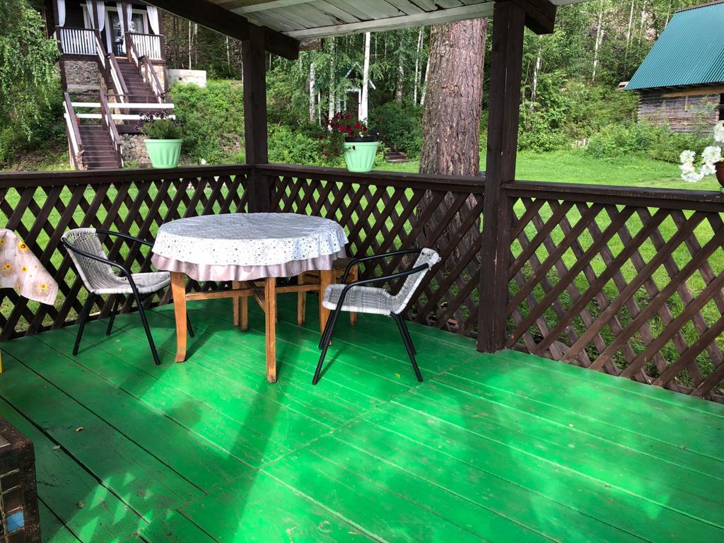 Бия отдых в Горном Алтае беседка