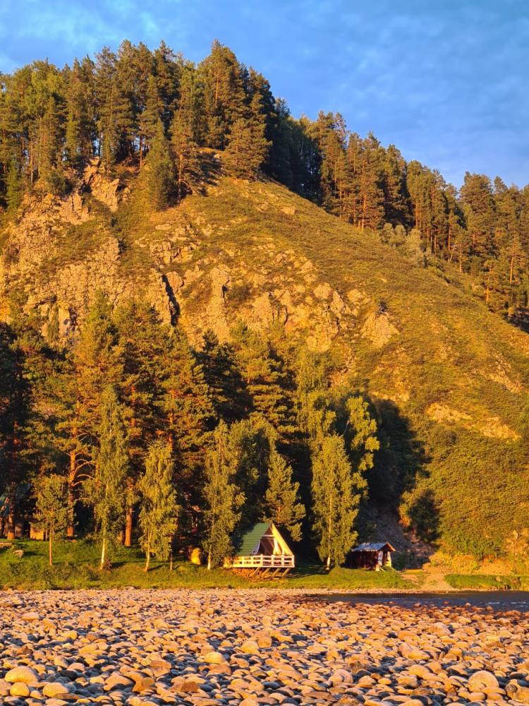 Село Верх-Бия гора Бом  "Заимка Швецовых"