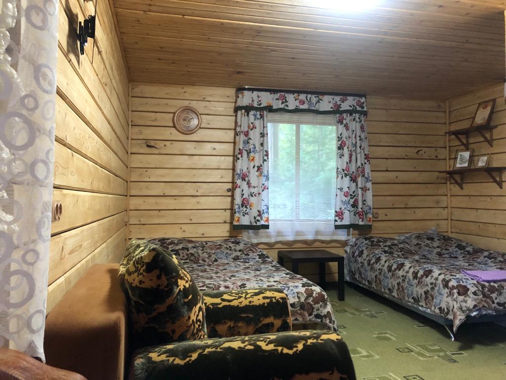 Четырехместный дом у реки Бия Алтай