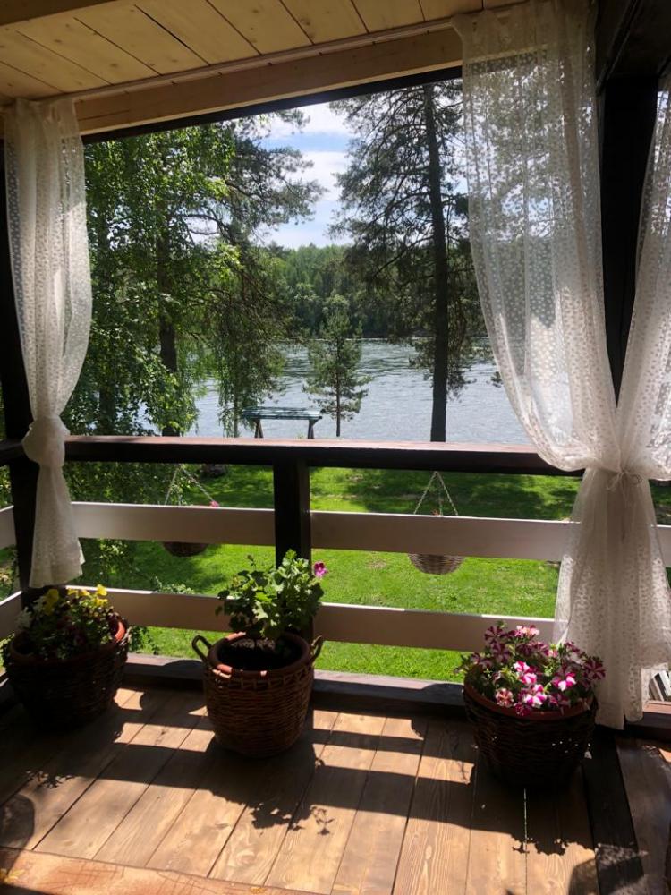 Дом благоустроенный у реки Бия (2 взр + 2 реб.)