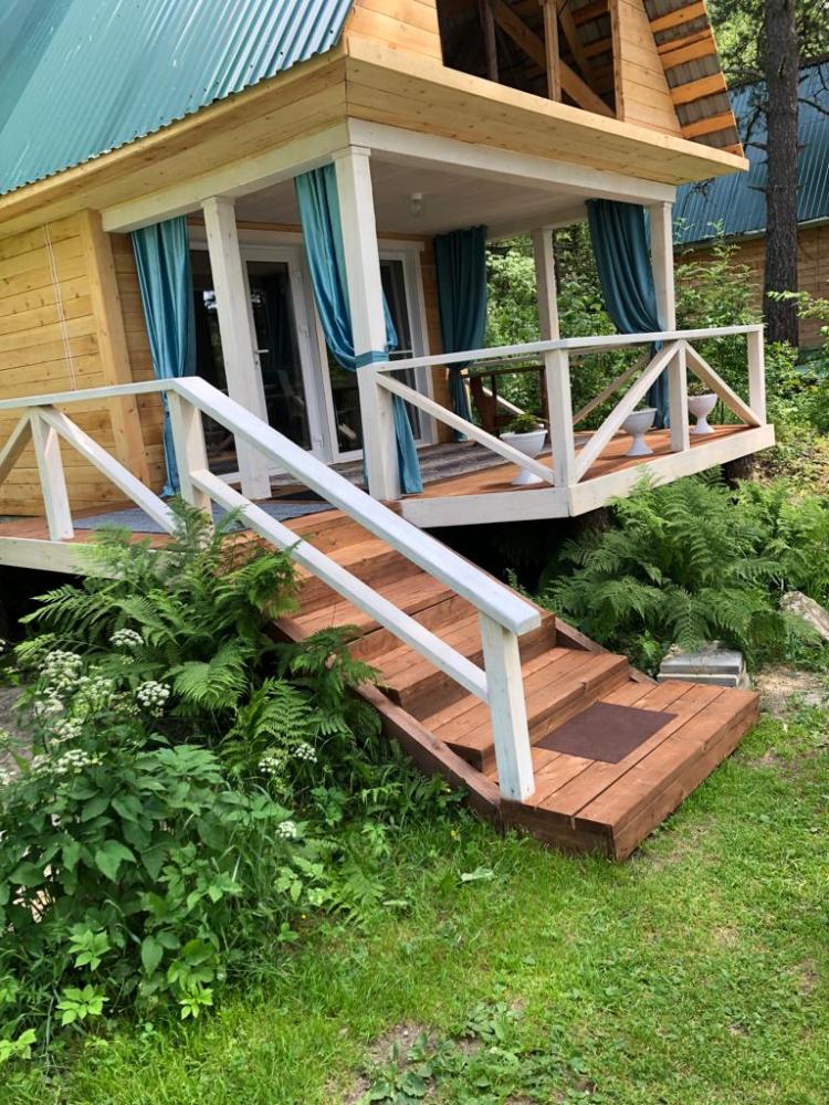 Дом с камином и кухней у реки в Горном Алтае