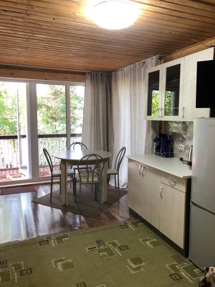 Дом 4-хместный благоустроенный у реки Бия