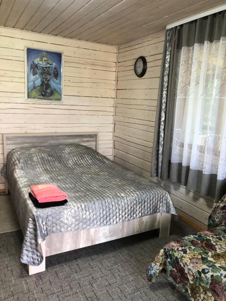 Двухместный благоустроенный домик у реки БияДом благоустроенный у реки Бия (2 взр + 2 реб.)