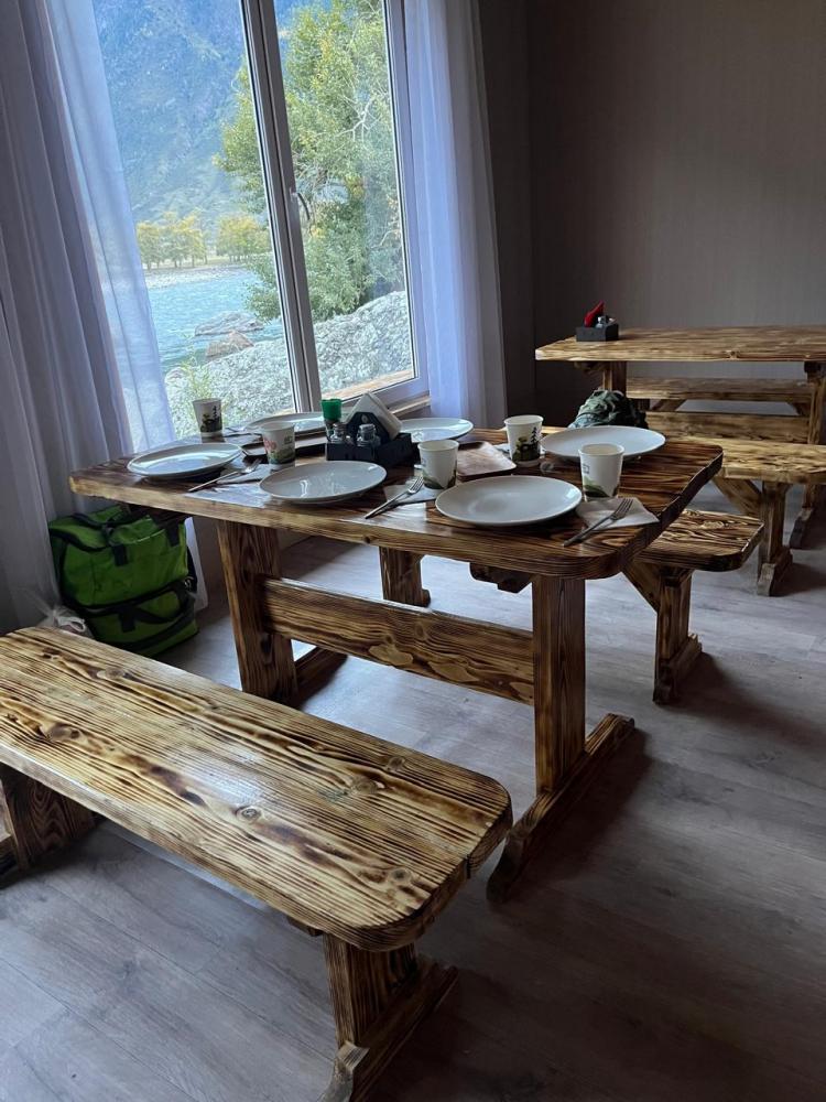 Чебуречная на 20-30 чел. у реки Чулышман на турбазе "Березка". 