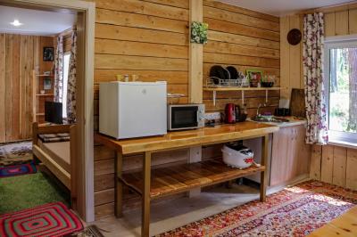 Летний гостевой корпус, двухкомнатный номер