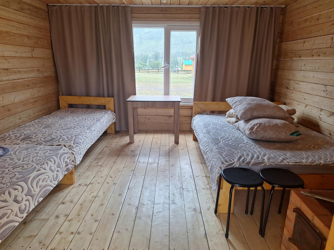 Домик тёплый с унитазом и раковиной 4-хместный 