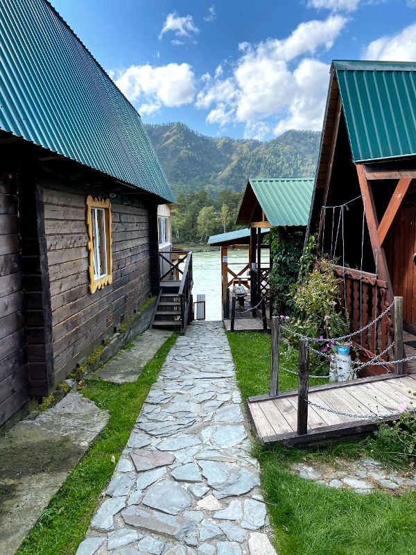 Бунгало и выход к Катуни