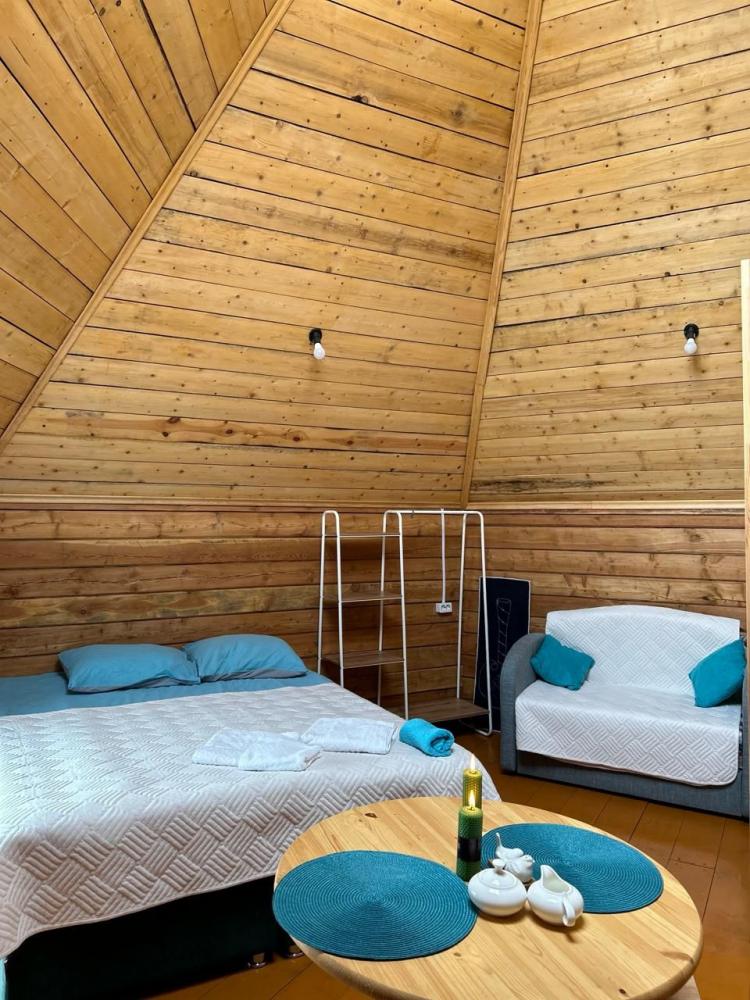 Алтайский аил 2 осн + 2 доп. с камином, кухней, санузлом с душем