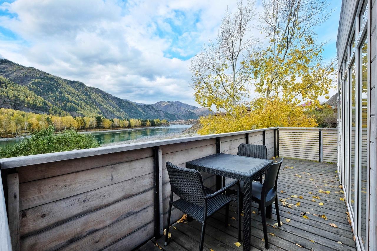 Снять дом на Алтае у реки Катунь "Серебряные родники" 