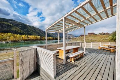 Аренда гостевого дома на Алтае у реки Катунь 