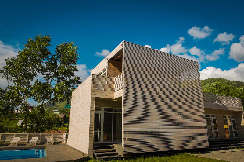 Гостиница Чемала с бассейном