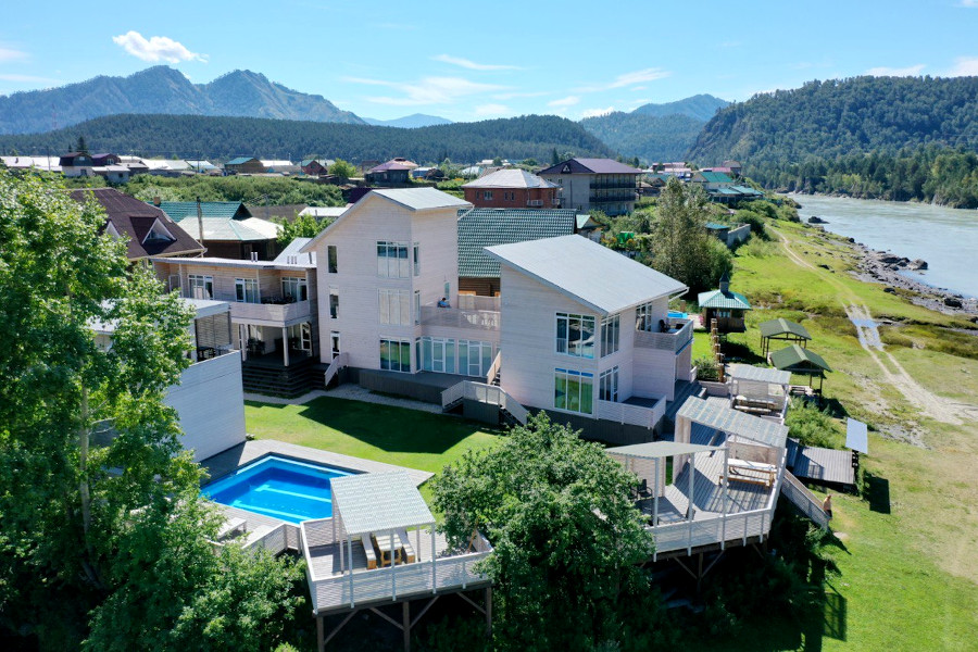 База Алтая с бассейном 