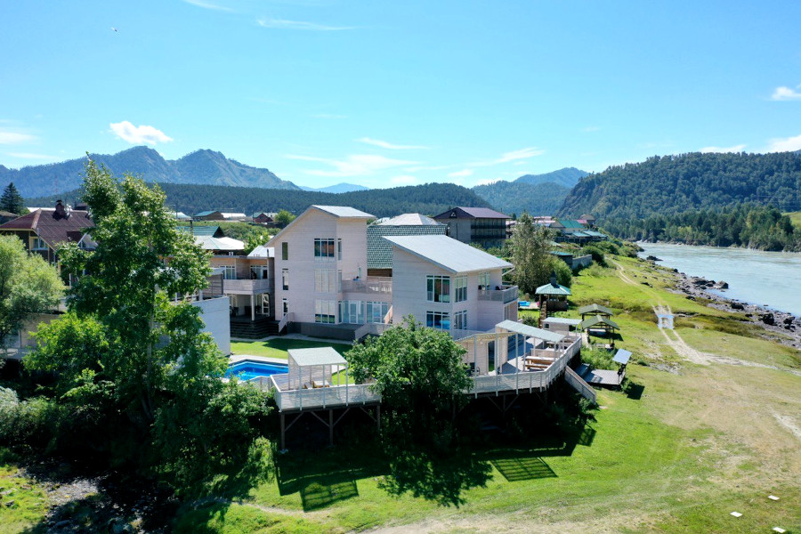 База Алтая с бассейном 