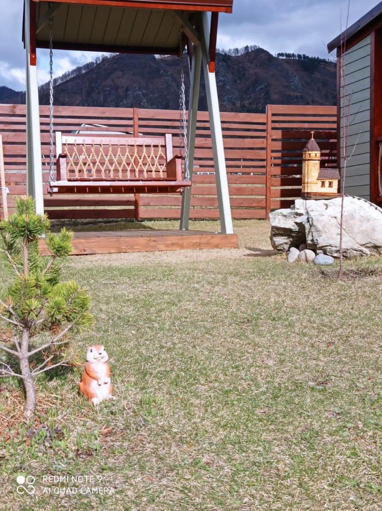 Отдых на Чемале качели усадьба "Прикатунская"