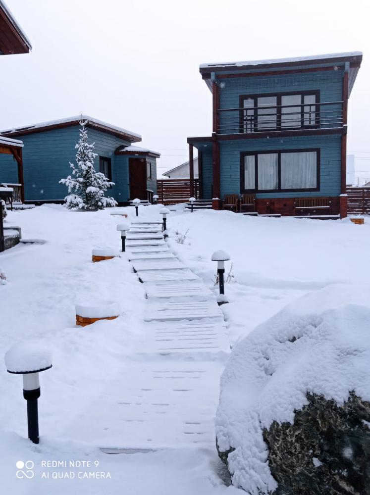 Чемал зимние домики усадьба "Прикатунская"