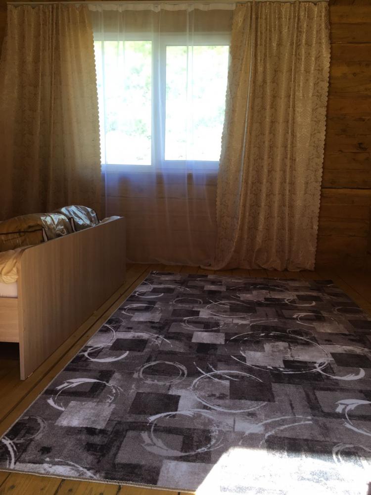 Двухместный теплый дом с двуспальной кроватью