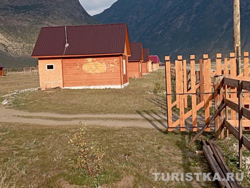 Алтай "Золотая долина Чулышмана" база отдыха