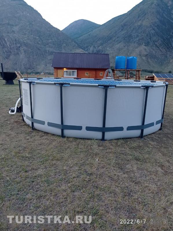 Бассейн на турбазе  "Золотая долина Чулышмана"