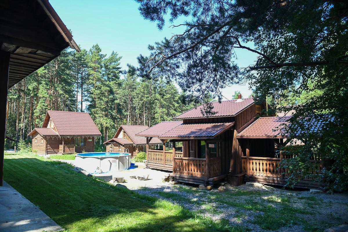 "Заимка Лесника" турбаза в Белокурихе с бассейном